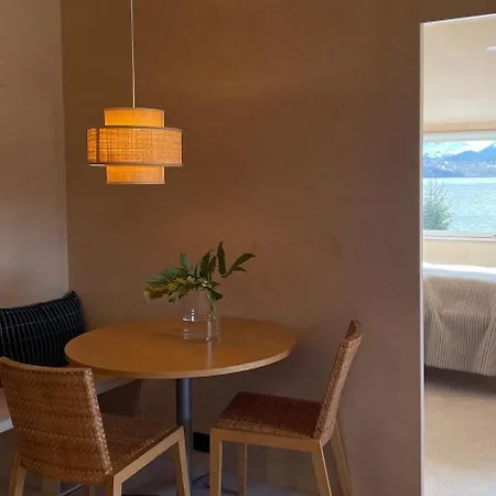 公寓 Newly Renovated By The Sea
